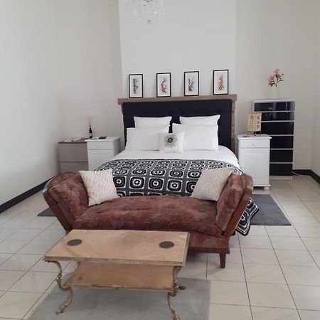 Oasis Master Suite Marconne Ngoại thất bức ảnh