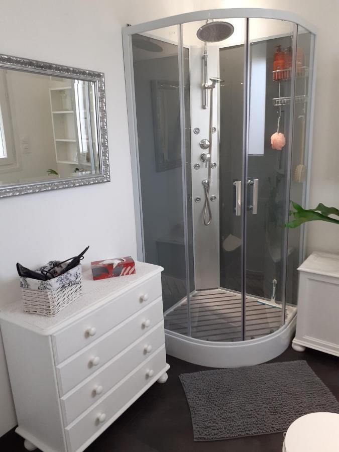 Oasis Master Suite Marconne Ngoại thất bức ảnh