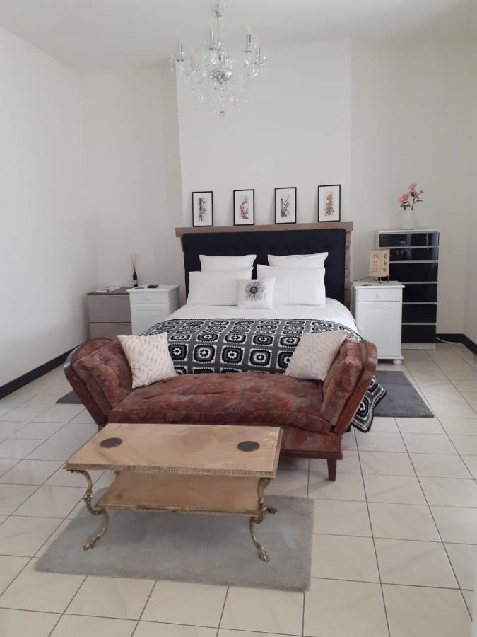 Oasis Master Suite Marconne Ngoại thất bức ảnh