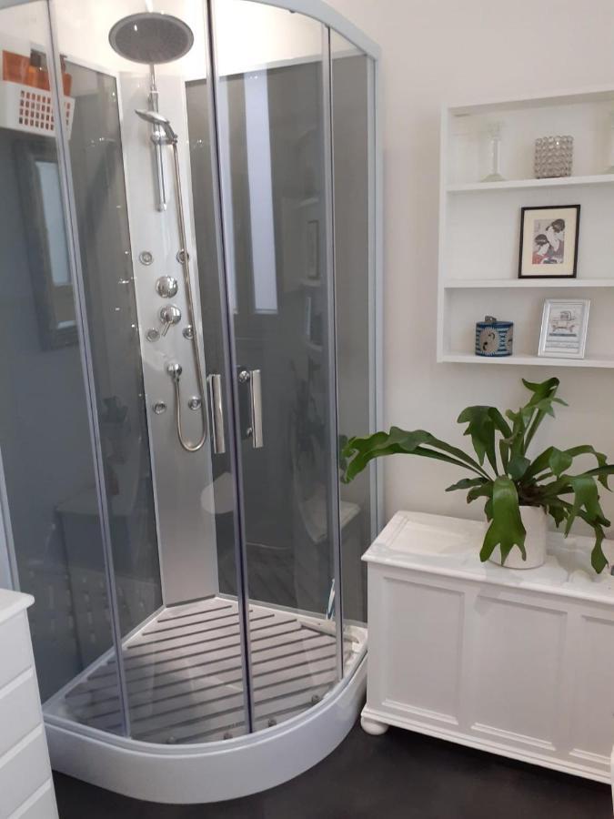 Oasis Master Suite Marconne Ngoại thất bức ảnh